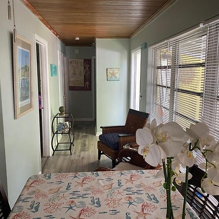Cozy Retreat: 3-Bedroom House & Cottage with Outdoor Oasis Lake Worth Beach Exterior photo
