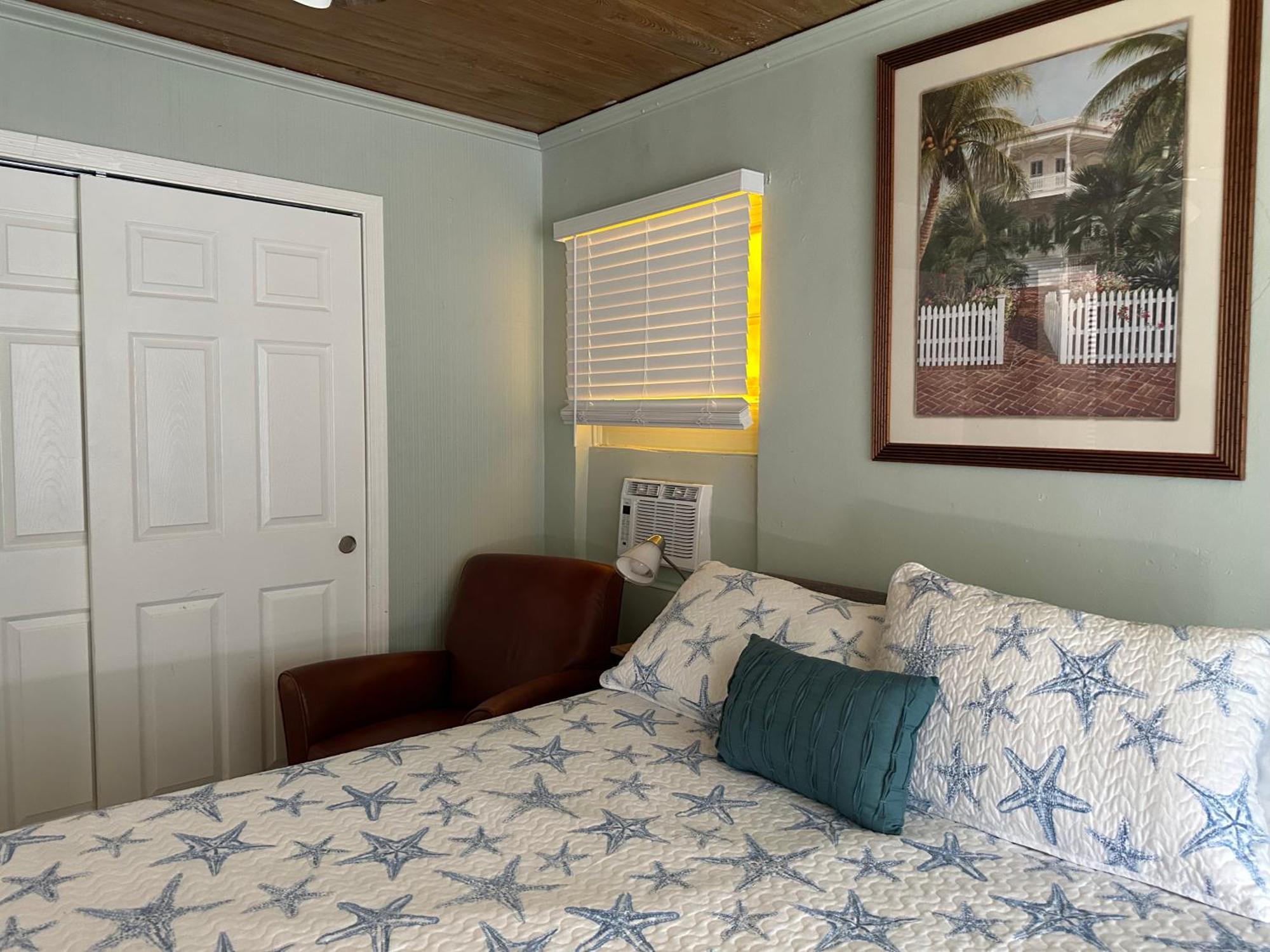 Cozy Retreat: 3-Bedroom House & Cottage with Outdoor Oasis Lake Worth Beach Exterior photo